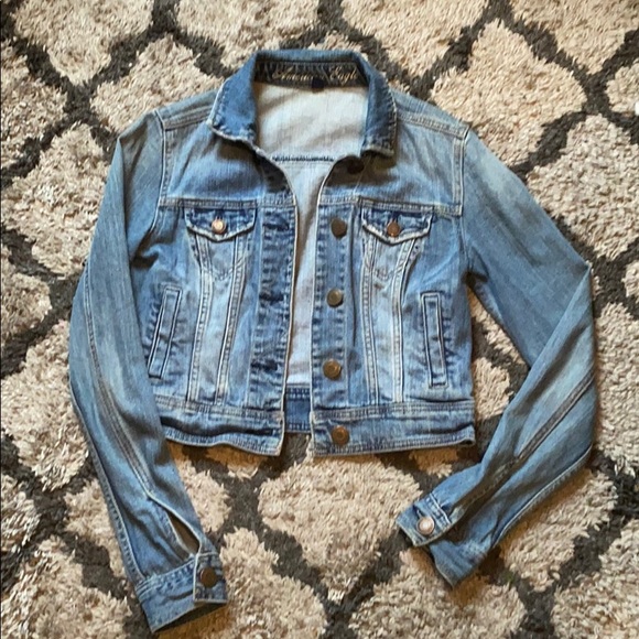 AE jean jacket - Picture 1 of 4